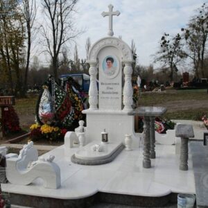 Пам’ятники з мармуру у Дніпрі та області ⚜️✝ | Ніжні та вічні мармурові меморіали