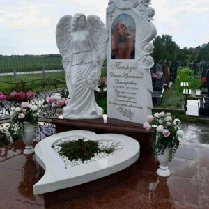 Пам'ятники з білого мармуру